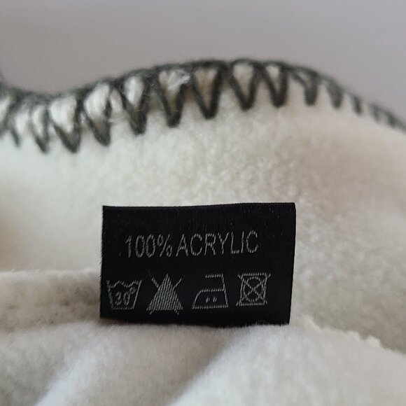 ROBIN RUTH KNITTED PERUVIAN HAT/BRAIDED TASSEL BEANIE-WINTER SKI STYLE- ONE SIZE - Picture 8 of 8